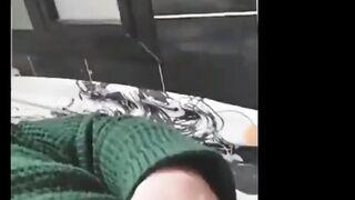 فحل بيصور زبه الكبير علشان ينيك لبوه متجوزه