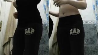جوزها بيحط كاميرا علشان يصورها في الحمام