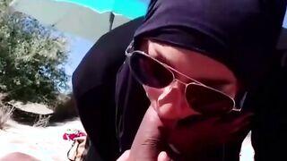 شرموطة تمص زب جوزها الفحل المصري على البحر