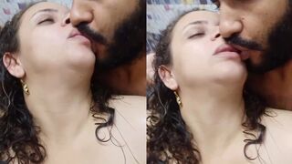 نيك ومص شفايف ساخنه بين العنتيل و اخته اللبوه