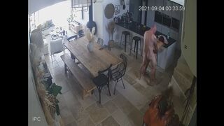 كاميرا المراقبة تصور راجل و هو ينيك الشغالة
