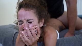 وقعت تحت يد عنتيل دمر كسها و طيزا نيك و هي تبكي